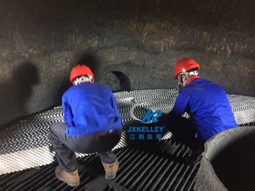 精餾塔金屬絲網填料安裝現(xiàn)場